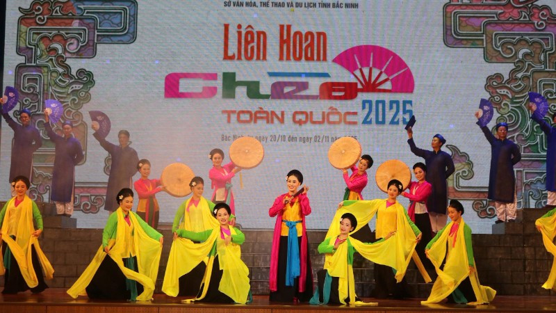 Văn nghệ chào mừng liên hoan Chèo toàn quốc 2025.